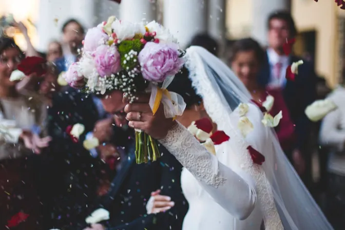 Cultivemos en los jóvenes el deseo del amor para siempre, anima Cardenal