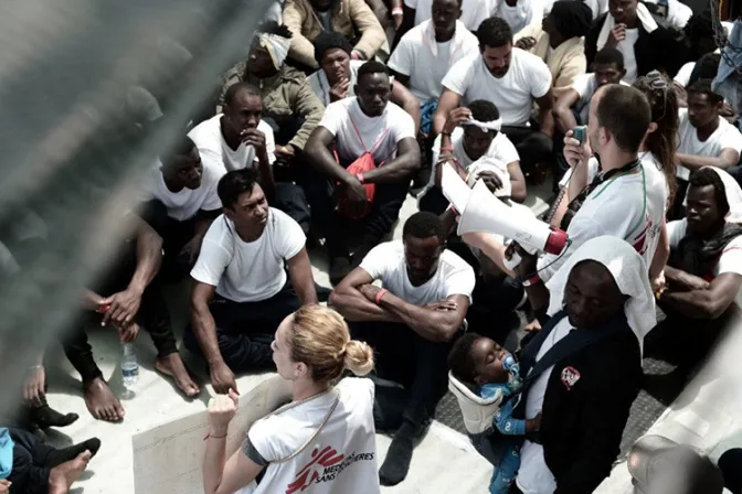 Barco Aquarius: 629 inmigrantes llegan a Valencia y la Iglesia los acoge