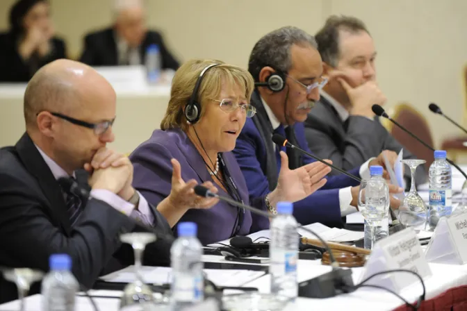 Vida de niños vale más que mascotas, recuerda Cardenal chileno a Bachelet