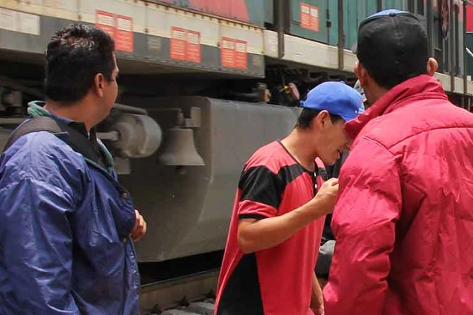 Obispos del sur de México organizan acogida a caravana de migrantes