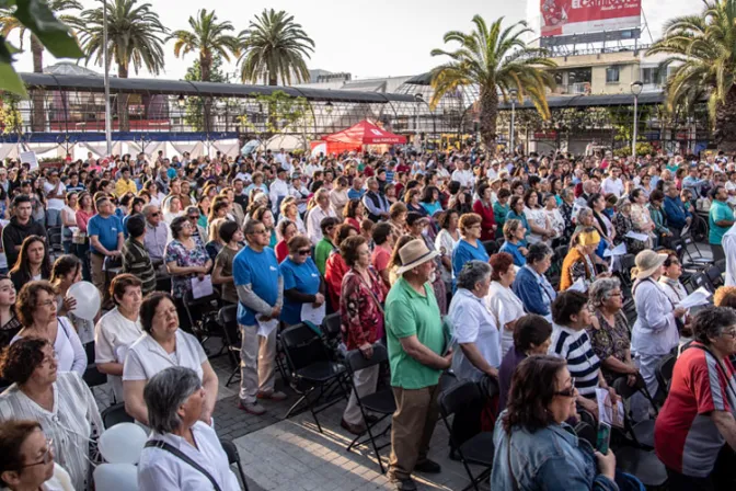 Miles participan en la tradicional Misa por las Familias en Chile