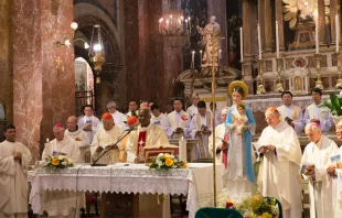El Cardenal Turkson preside la Misa de acción de gracias. Foto: Daniel Ibáñez / ACI Prensa 