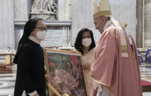 Imagen referencial. El Papa con fieles filipinos en el Vaticano. Foto: Vatican Media 