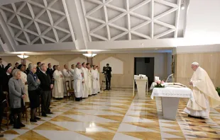 El Papa Francisco celebra la Misa en Santa Marta. Foto: L'Osservatore Romano 
