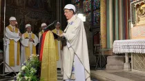 Mons Michele Aupetit, Arzobispo de Paris, durante la celebración de la Misa en la Catedral de Notre Dame. Crédito: Twitter Mons. Aupetit 