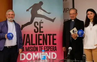 Mons Adolfo Zon, P. Anastasio Gil y Belu00e9n Manrique durante la presentaciu00f3n del DOMUND en Madrid / Foto: OMP 