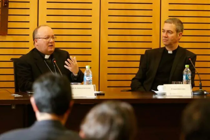 Mons. Scicluna: Aceptar verdad de abusos y acoger a víctimas es clave para sanar la Iglesia