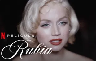 Escena de "Blonde", "Rubia", película sobre Marilyn Monroe. Crédito: Netflix. 