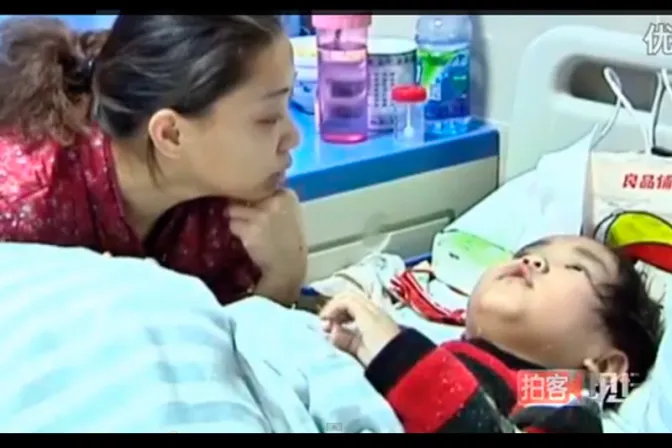 [VIDEO] China: Antes de morir, niño pide donar su riñón a su madre y le salva la vida