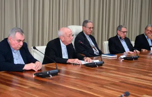 Los obispos de Cuba durante su reunión con el gobierno. Crédito: Estudios Revolución (Presidencia.gob.cu) 