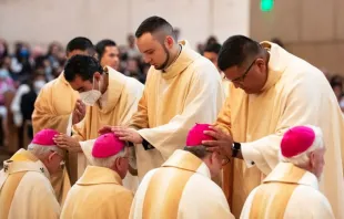 Ordenación sacerdotal en Los Ángeles el 4 de junio de 2022 | Crédito: Victor Alemán - Arquidiócesis de Los Ángeles 