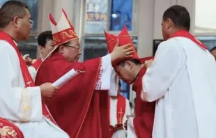 Ordenación episcopal de Mons. Anthony Li Hui en China. Crédito: Asia News 