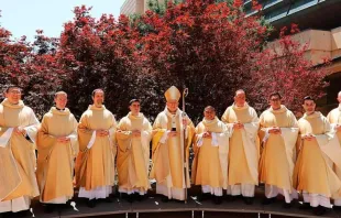 Ordenación Sacerdotal en la Arquidiócesis de Los Ángeles / Foto: Facebook Mons. José Gómez 