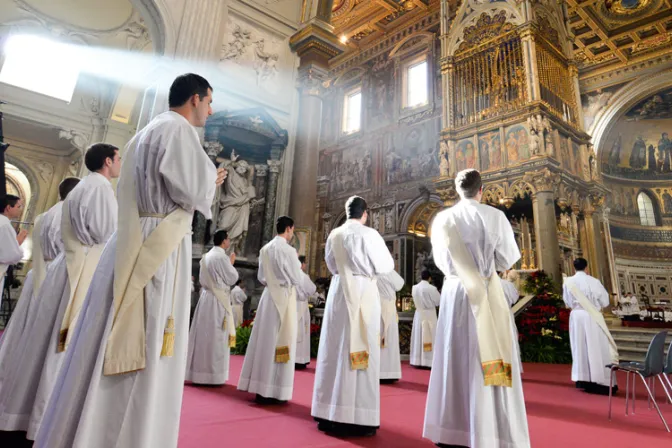 Cardenal Velasio De Paolis ordena a 35 nuevos sacerdotes de la Legión de Cristo