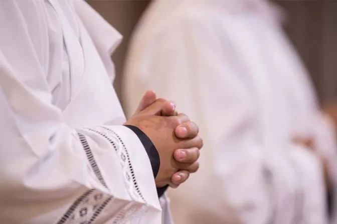 Chile: Detienen por abuso sexual a exseminarista que ejercía ilegalmente el sacerdocio