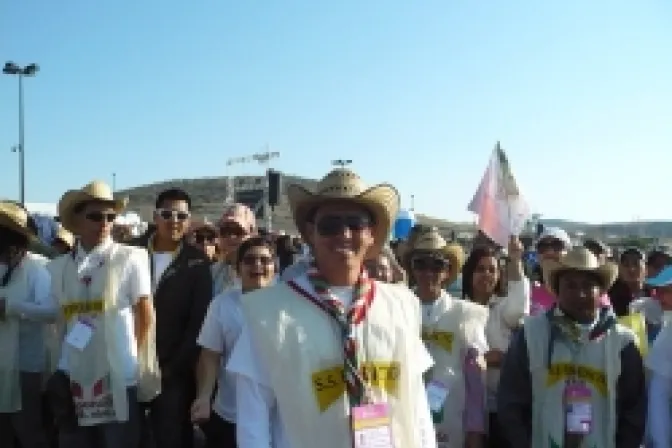 Cansancio no es nada para ver al Papa, dicen católicos en Misa de Guanajuato