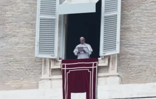 El Papa durante el Ángelus. Foto: ACI Prensa 