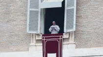 El Papa durante el Ángelus. Foto: ACI Prensa