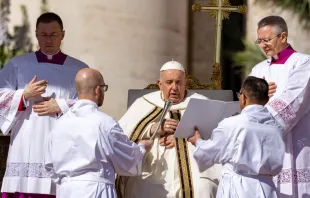 El Papa Francisco este Domingo de Pascua. Crédito: Pablo Esparza/ ACI Prensa 