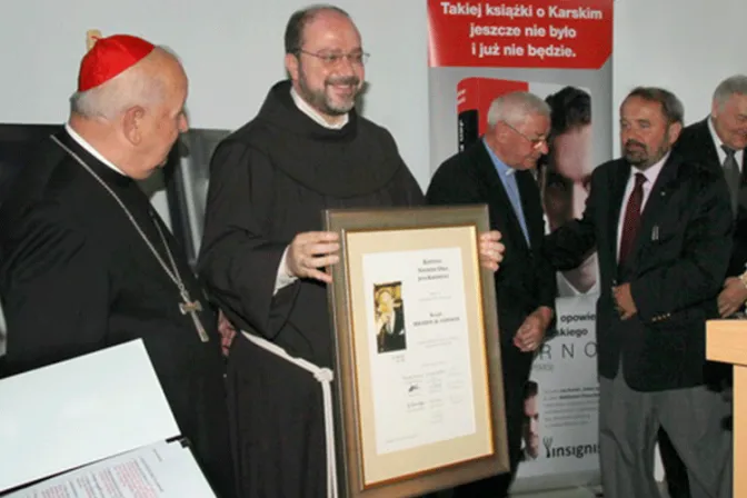 Premian a sacerdote de Siria por devolverle la esperanza a su pueblo