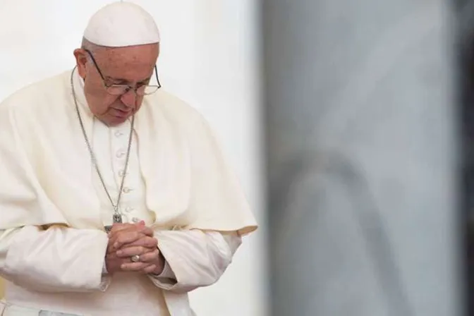 Papa Francisco reza por víctimas de atentado contra una sinagoga en Alemania