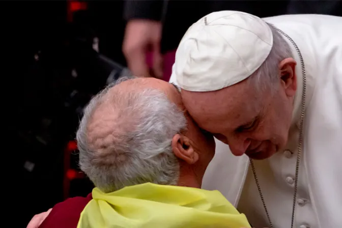 El Papa Francisco pide proteger a los mayores frente a la pandemia de coronavirus