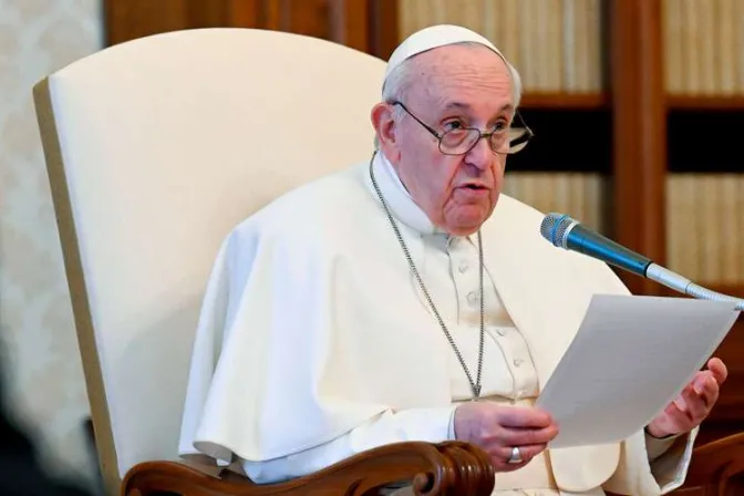 Papa Francisco: ¡Nunca he visto, detrás de un coche fúnebre, un camión de mudanzas!