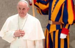 El Papa Francisco a su llegada al Aula Pablo VI. Foto: Daniel Ibu00e1u00f1ez / ACI Prensa 