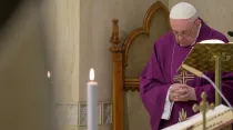 El Papa Francisco en la Misa celebrada en Santa Marta. Foto: Vatican Media