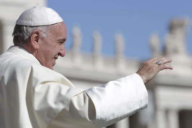 Papa Francisco presidirá vigilia por Pentecostés en el Vaticano