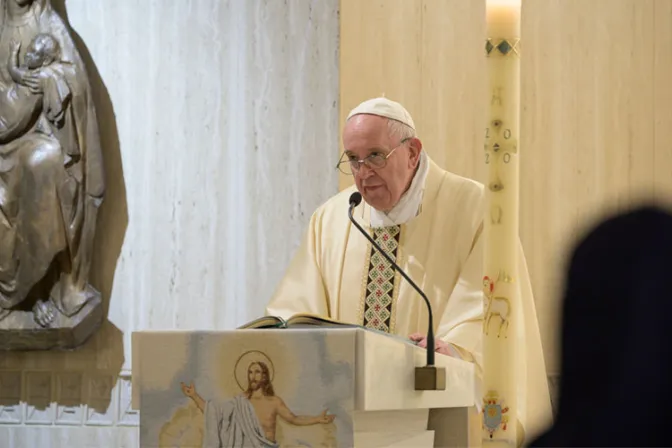 El Papa reza por quienes dan sepultura a los fallecidos por COVID