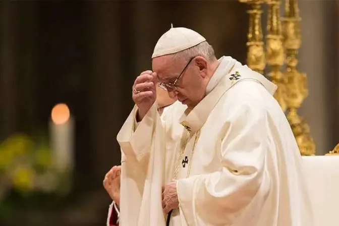 El Papa Francisco reza por víctimas de masacre en iglesia católica en Pentecostés