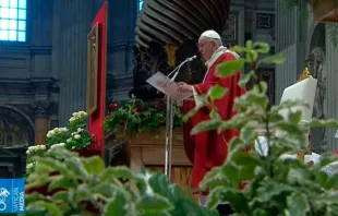 El Papa Francisco celebra la Misa de la Solemnidad de San Pedro y de San Pablo. Foto: Youtube 