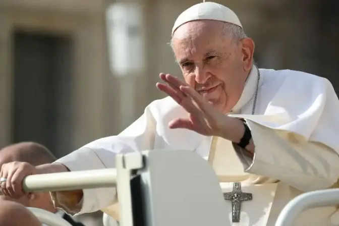 Papa Francisco: La violencia contra la mujer “es un crimen”