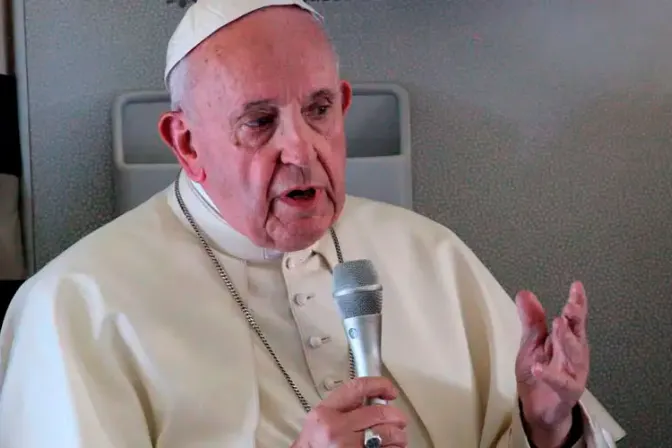 Papa Francisco se pronuncia sobre matrimonio católico y uniones del mismo sexo