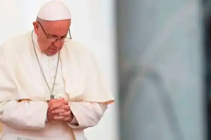El Papa recita esta oración a San José para que proteja a los que huyen de la guerra