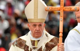 El Papa Francisco durante la Misa en Mozambique. Crédito: Vatican Media 