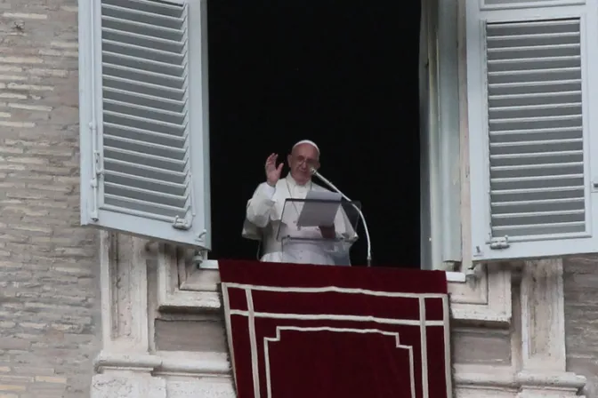 Papa Francisco: Anunciar el Evangelio con la palabra y la vida es la esencia del cristiano