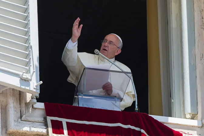 Esto pidió el Papa Francisco a los jóvenes presentes en el Ángelus