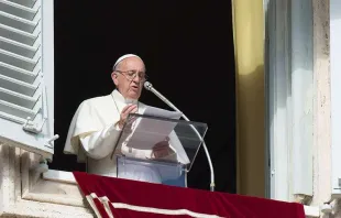 El Papa Francisco en el rezo del Ángelus. Foto: Vatican Media / ACI 