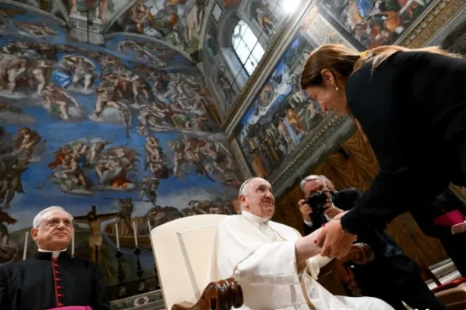 El Papa recibe a 200 artistas en la Capilla Sixtina: ¡Son partícipes del sueño de Dios!