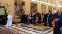 El Papa Francisco recibe a un grupo de la Pontificia Comisión para América Latina (CAL). Foto: Vatican Media