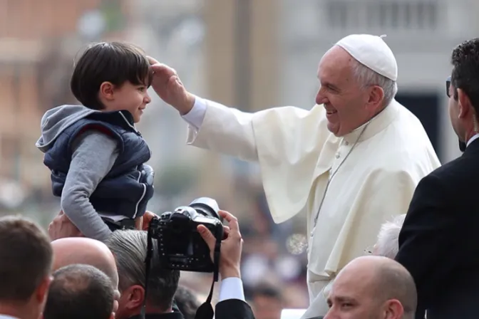 ¿Eres como el buen samaritano o ignoras el sufrimiento del hombre?,  pregunta el Papa