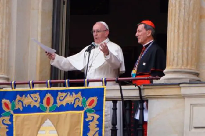 Fuego del amor de Cristo basta para incendiar el mundo, dice el Papa a jóvenes en Colombia