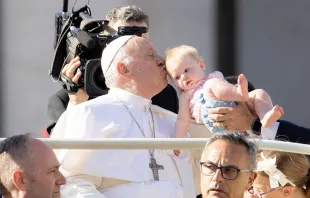 Papa Francisco durante el Encuentro Mundial de las Familias 2022. Crédito: Daniel Ibáñez / ACI Prensa 