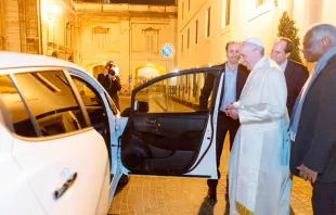 El Papa Francisco y el automóvil ecológico / Foto: Cortesía de Driwe  