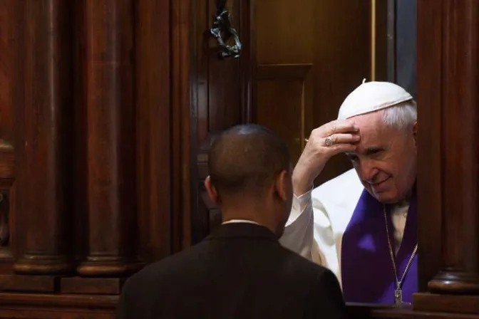 Papa Francisco confesará en el Vaticano durante “24 horas para el Señor”