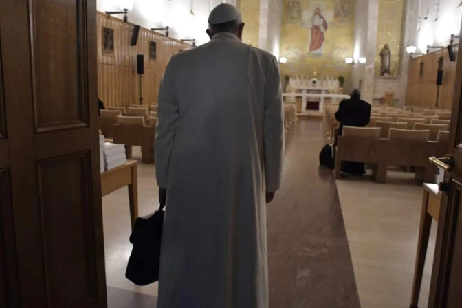 El Papa concluye sus ejercicios espirituales de Cuaresma y vuelve al Vaticano [VIDEO]