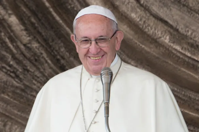 ¿El Papa tiene el teléfono de San Pedro? Francisco responde a broma con una lección