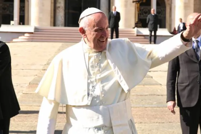 Papa Francisco enviará como obsequio ornamentos litúrgicos a cristianos refugiados en Irak